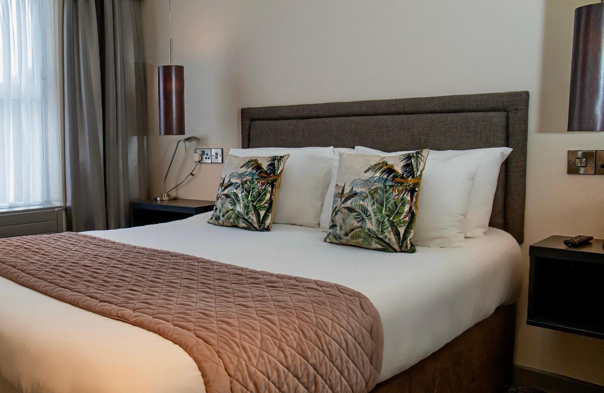 The Enniskillen Hotel And Motel Екстериор снимка