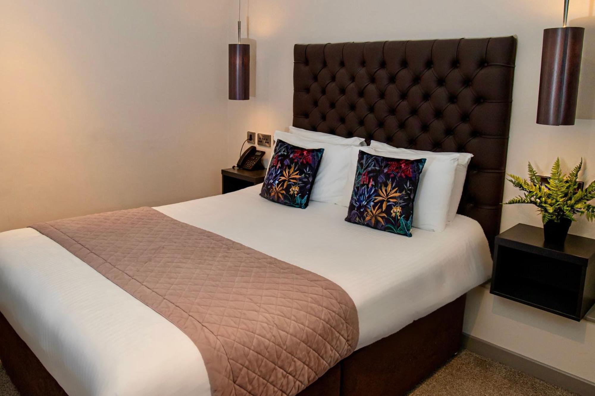 The Enniskillen Hotel And Motel Екстериор снимка