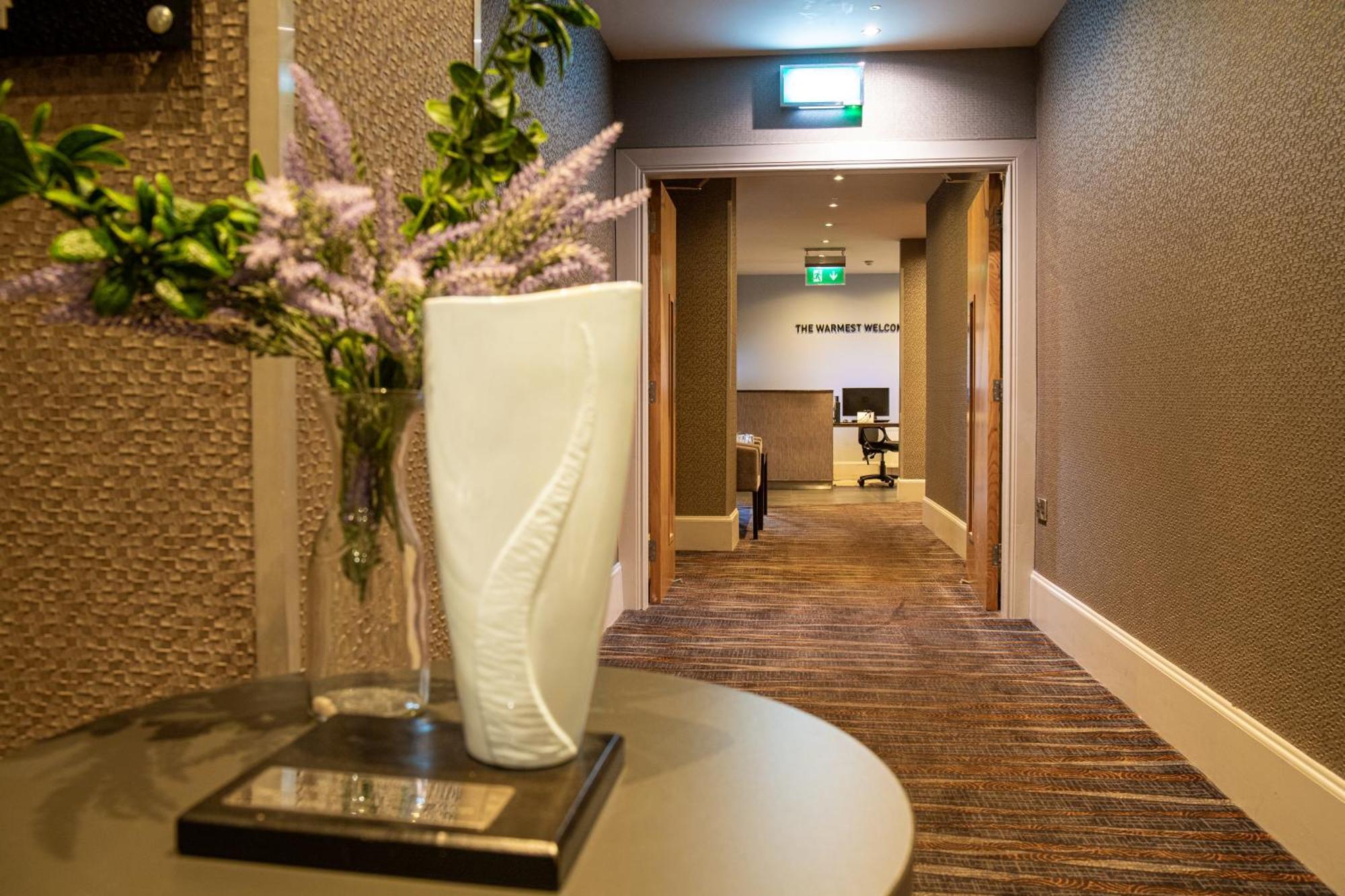 The Enniskillen Hotel And Motel Екстериор снимка