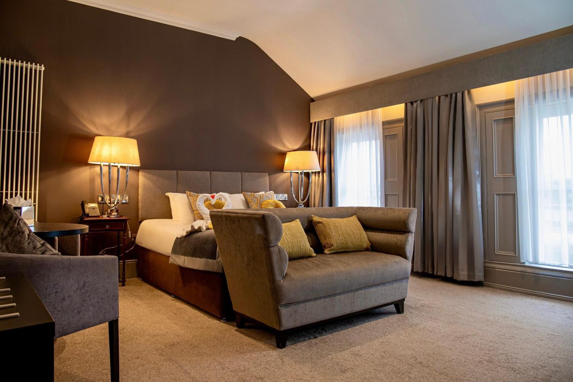 The Enniskillen Hotel And Motel Екстериор снимка